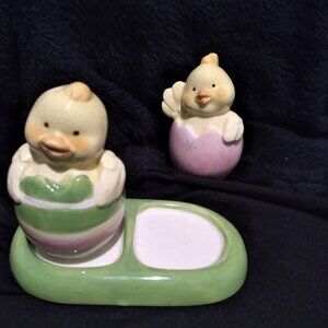 Happy Easter Chicks on tray Salt and Pepper